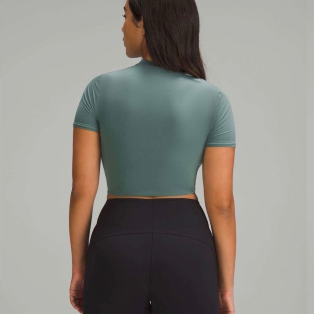 Retired Lululemon Nulu Crewneck Cropped T-Shirt Medium Forest Green Rare Sz S - Picture 6 of 10